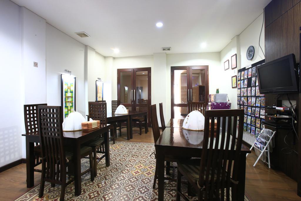 Reddoorz @ Menteng Джакарта Экстерьер фото