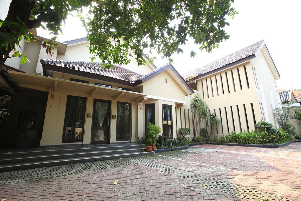 Reddoorz @ Menteng Джакарта Экстерьер фото